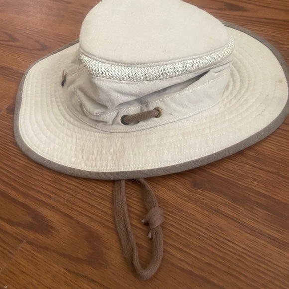 Tilley hat 7 1/8 - Picture 2 of 7